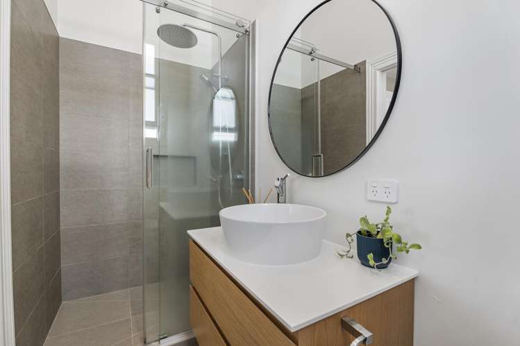 1/21 Foch Avenue Mount Roskill_19