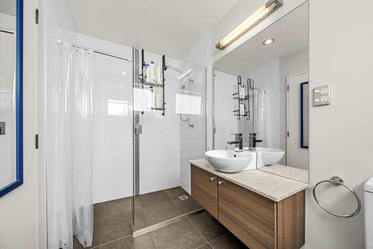 7/8 Wilk Lane Browns Bay_18