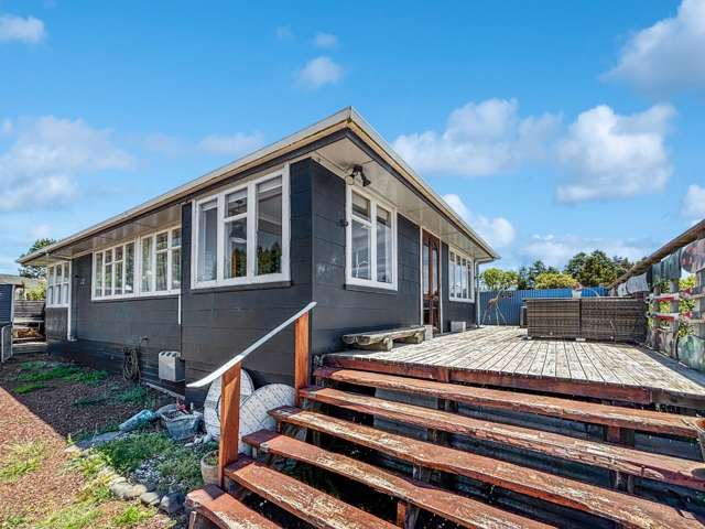 OHAKUNE - FURNISHED - 3 BEDROOM