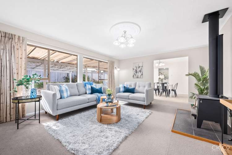 17 King Charles Drive Kingsley Heights_2