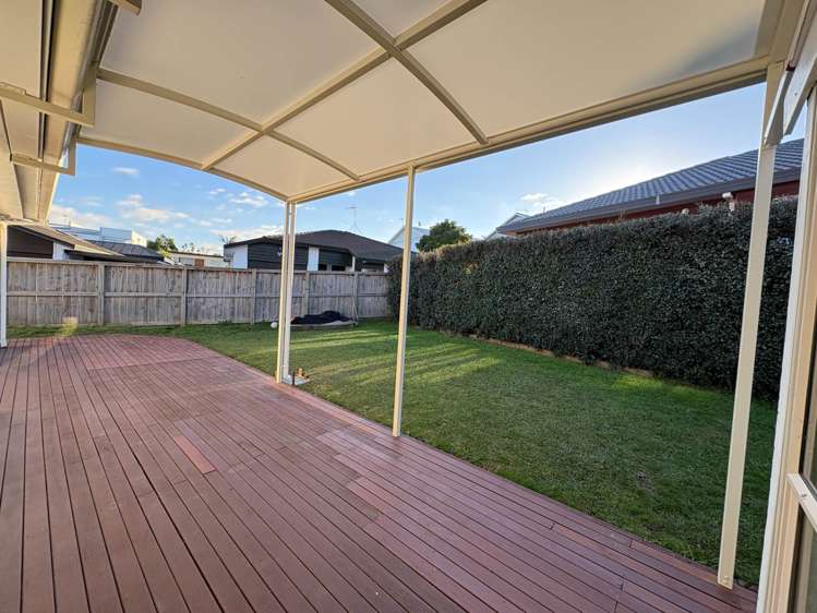 2/2 East Coast Road Milford_18