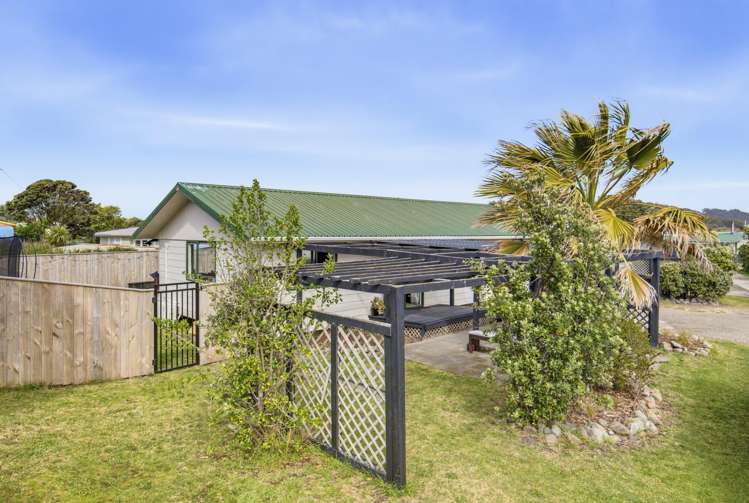 16B Karaka Street Otaki Beach_24