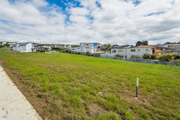 46 Fernhill Way Oteha_17