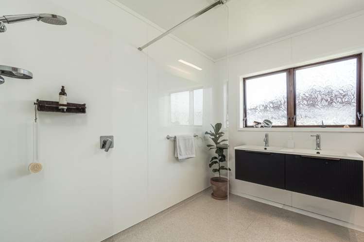 8 Conrad Place Leamington_9