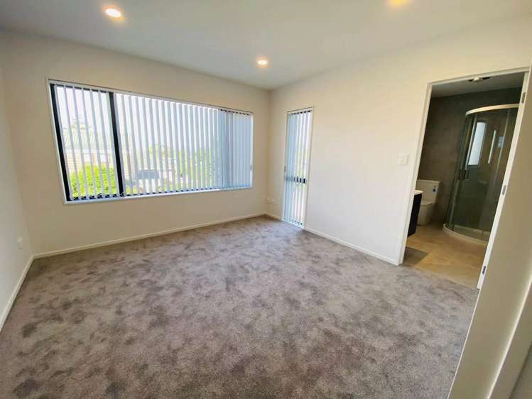 2/39 Lyndhurst Road Te Atatu South_2