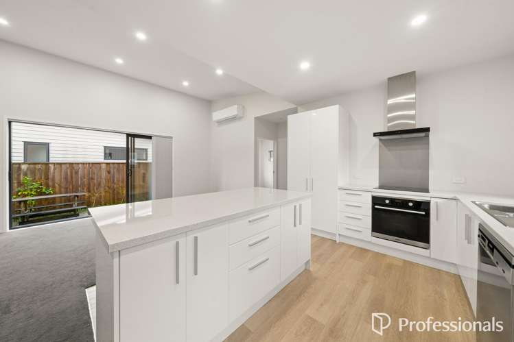 15A Burden Avenue Wainuiomata_6