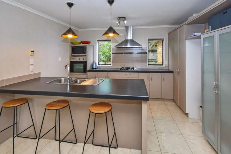 8 Ashkirk Place Wattle Downs_5