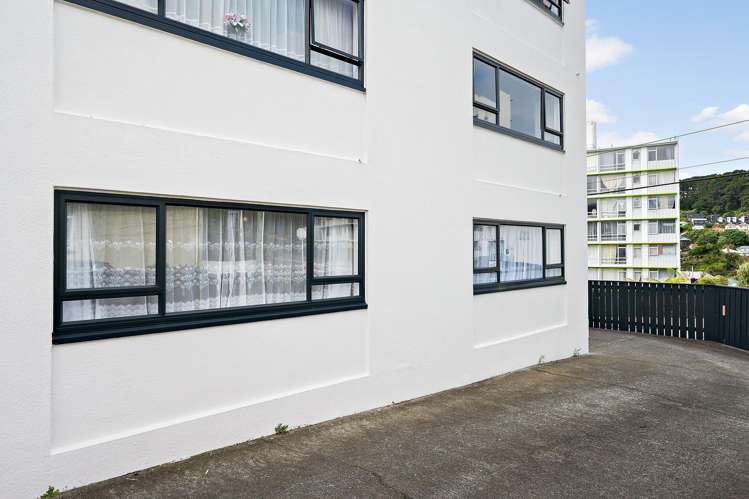 2/52 Russell Terrace Berhampore_12