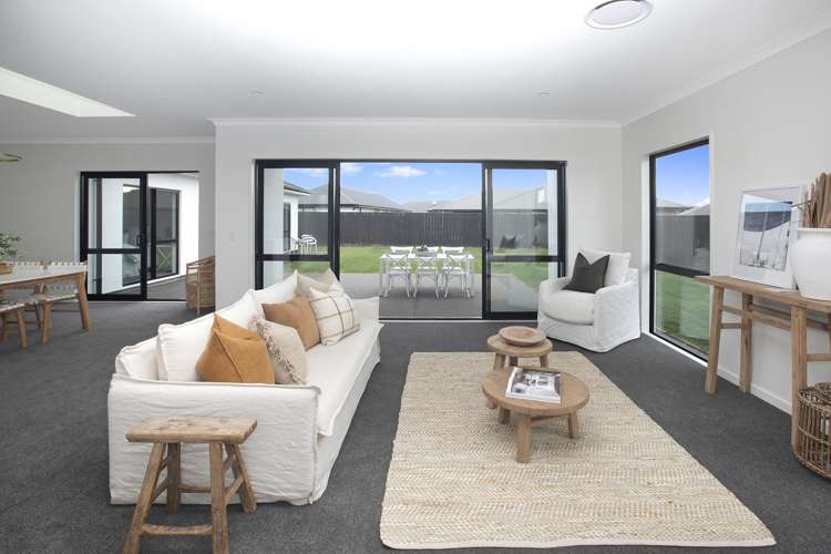 22 Verdeco Boulevard Lincoln_7