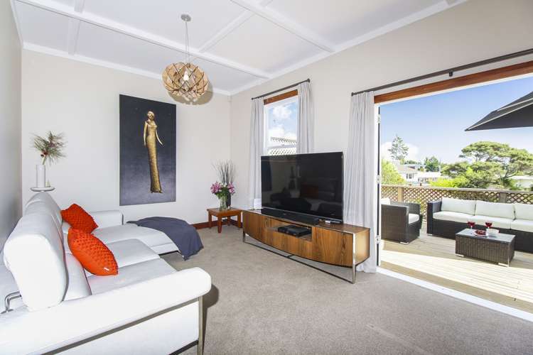 87 Golf Road New Lynn_11