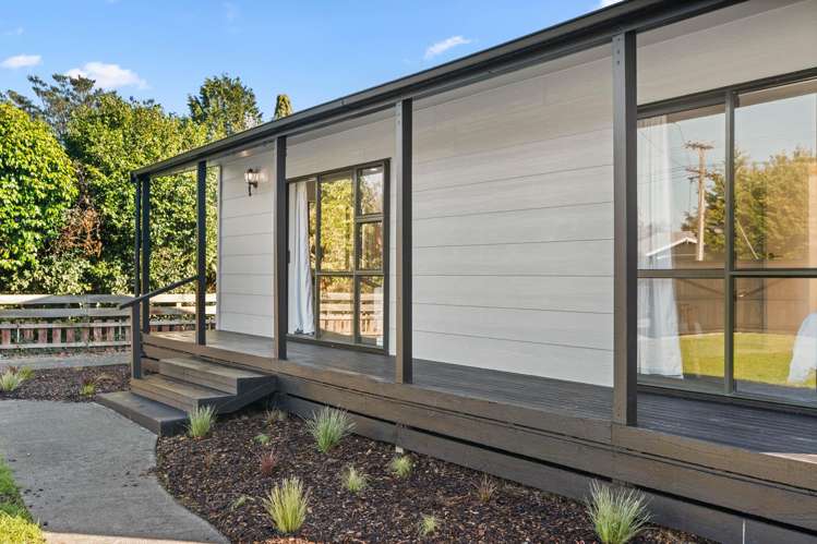 424 High Street South Carterton_14