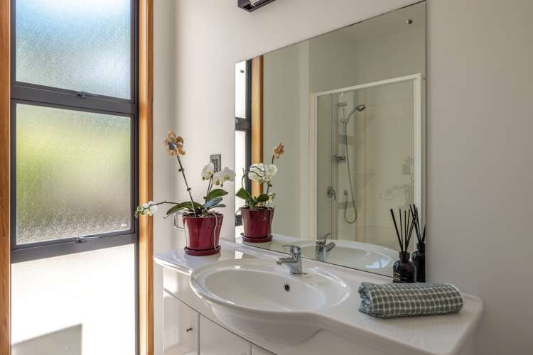 20 Waimangu Road Waiheke Island_29