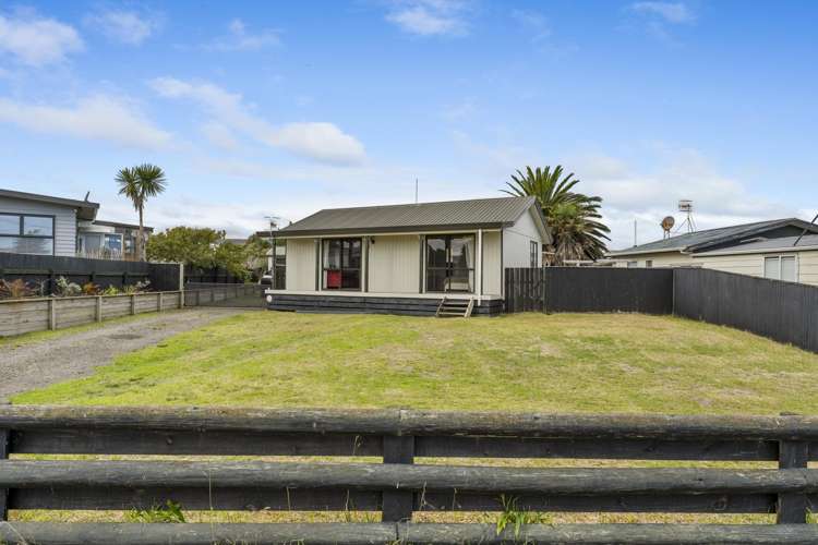 27 Ruanui Street Himatangi Beach_17