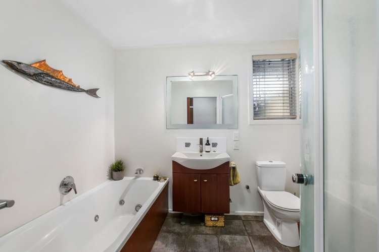 94 Messenger Terrace Oakura_18