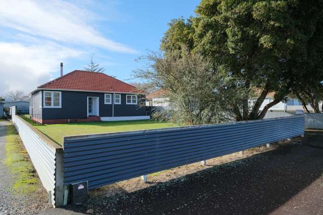 8 Victor Street Dannevirke_1