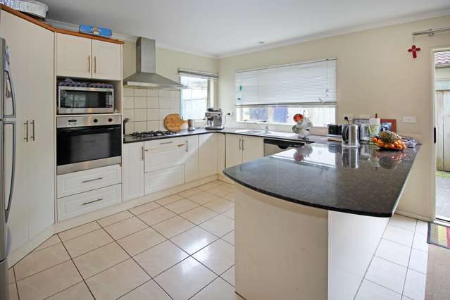 9 Cambrian Crescent Flat Bush_2