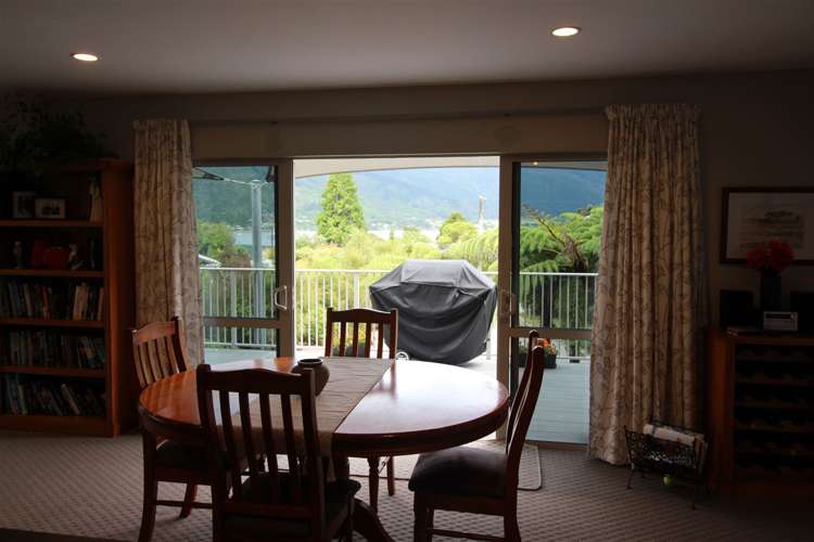 1736 Queen Charlotte Drive Anakiwa and Surrounds_18