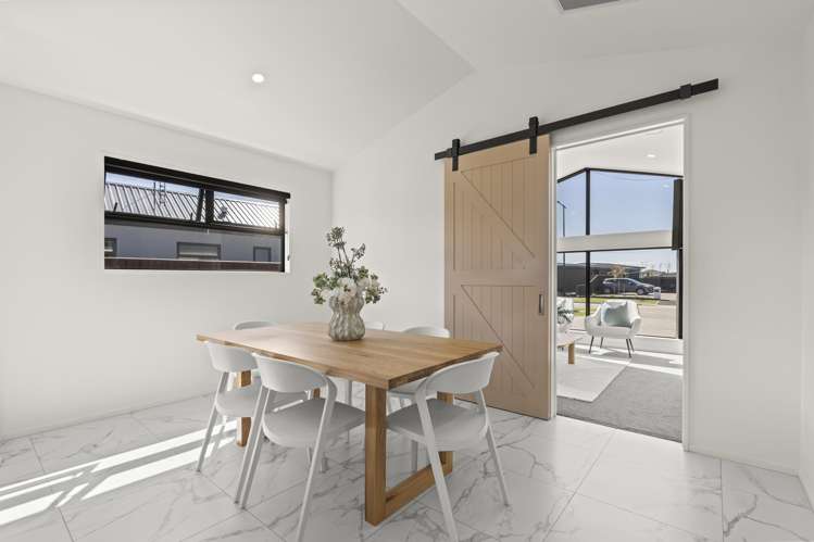 49 Candlesticks Crescent Lincoln_5