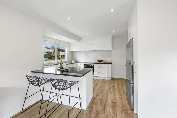 16 Andrea Place Sunnyhills_13