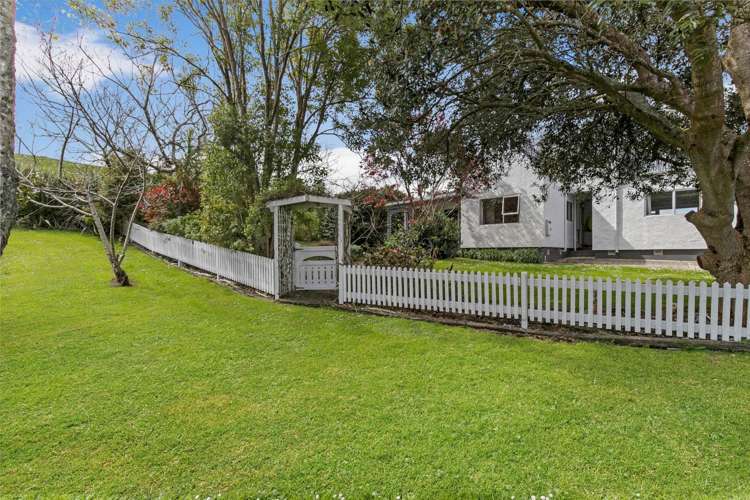 96 Hatton Road Awhitu_40