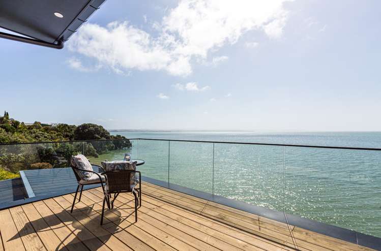 8a Crispe Road Clarks Beach_19