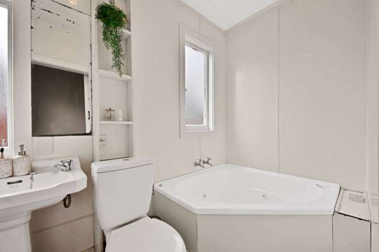 444 Worcester Street Linwood_15