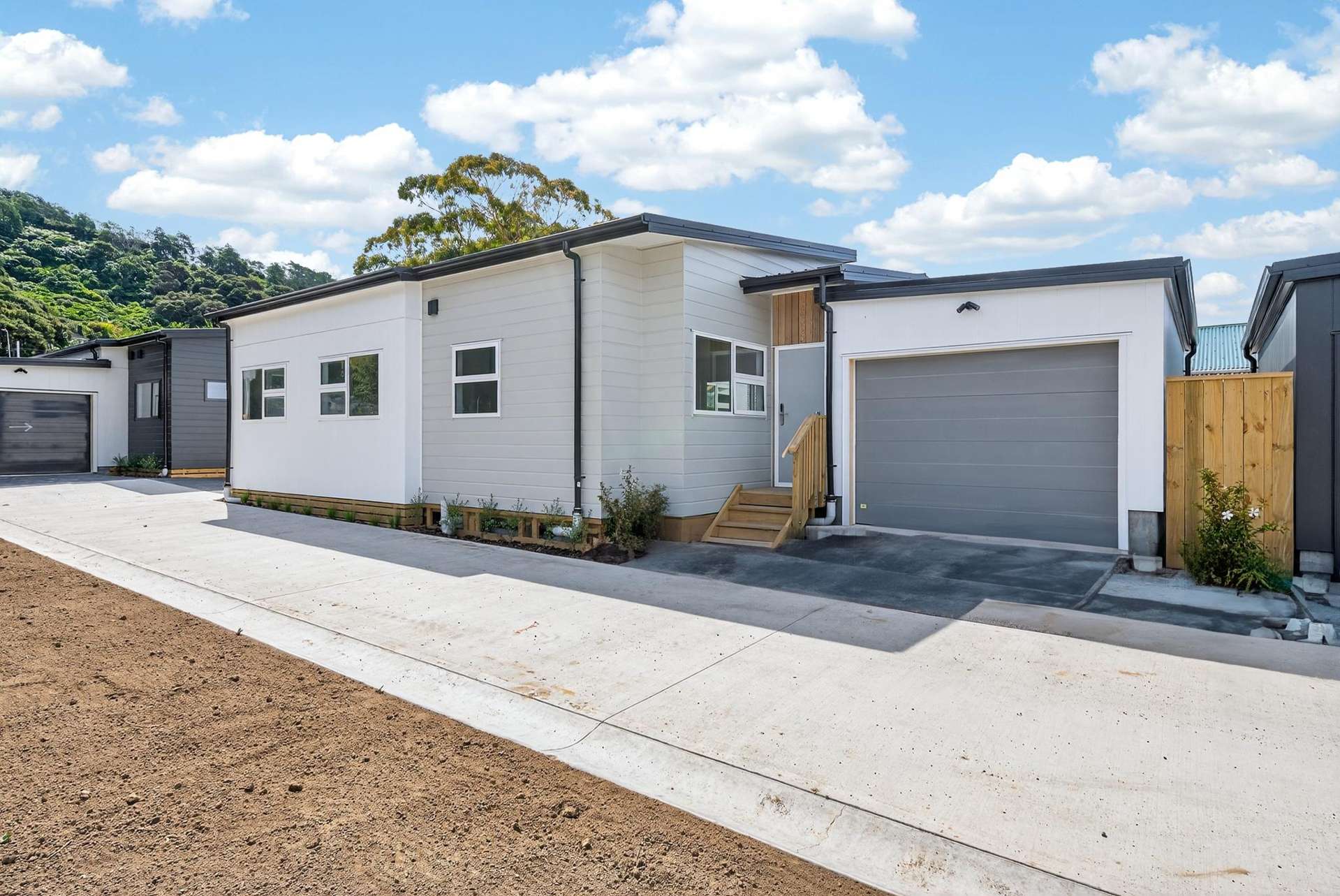 2/61 Westminster Road Wainuiomata_0