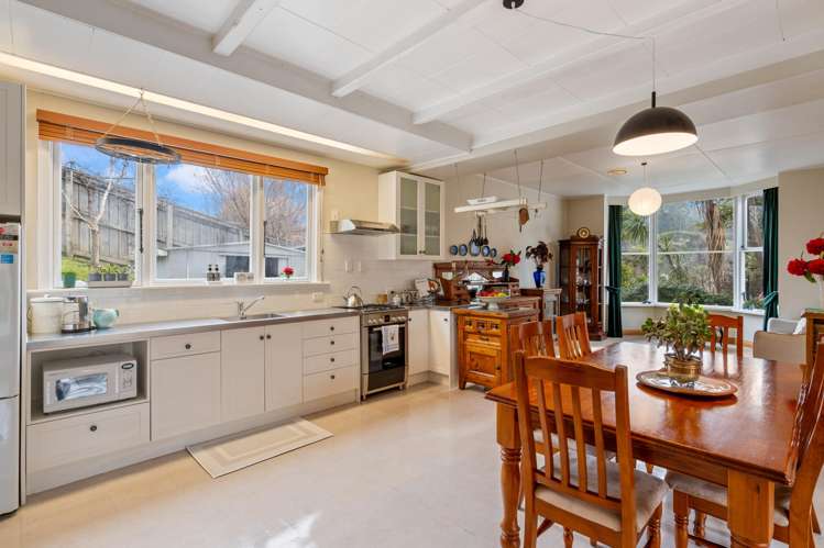 216 North Road North East Valley_7