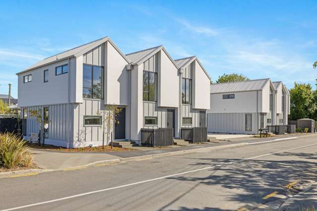 Modern Two Bedroom Townhouse in Richmond