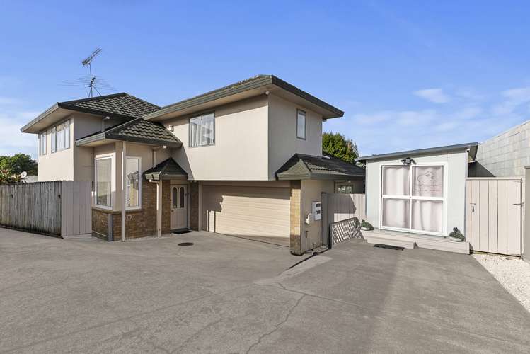 2/6 Boys Place Pakuranga Heights_14