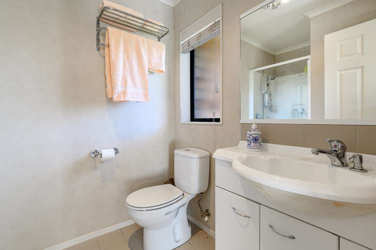 5 Corwen Avenue Hairini_11