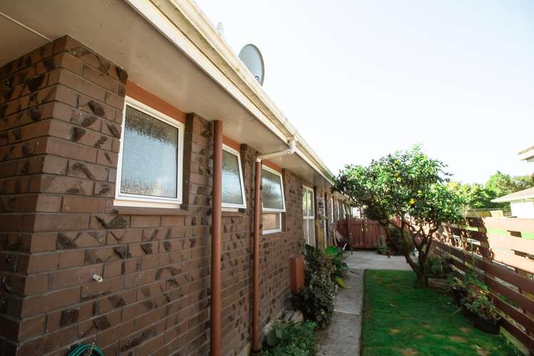 1a Huata Place West End_24