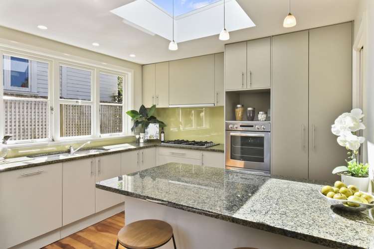 6 Queensway Three Kings_13