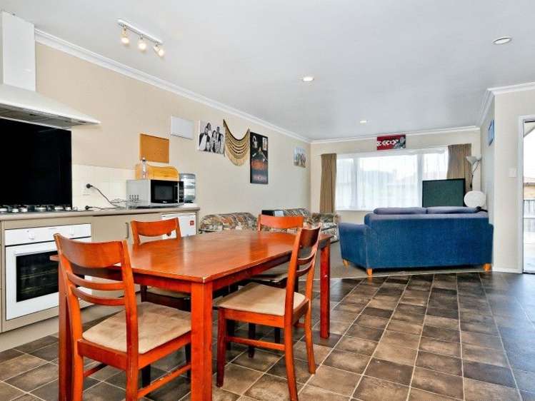 2 Snead Place Hamilton East_10