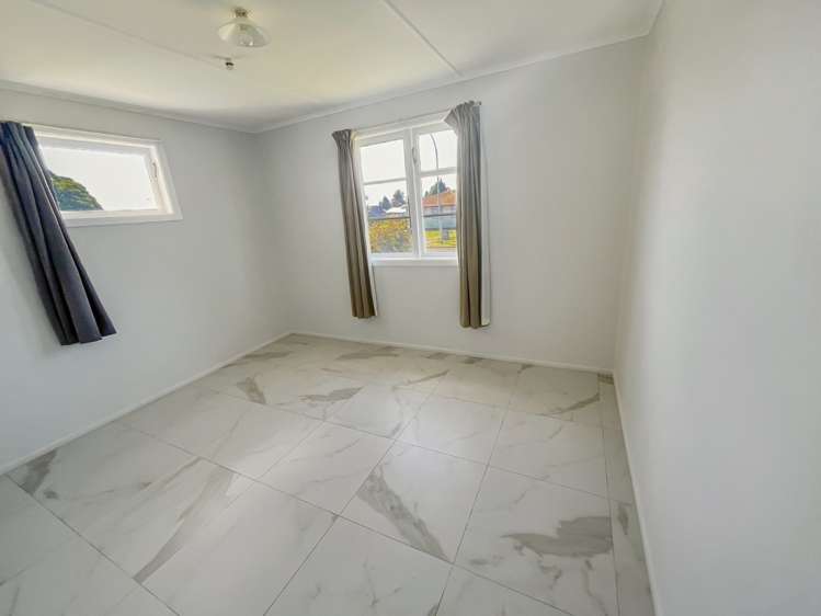 8 Stirling Place 11139_4