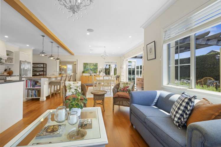 8B Sampson Avenue Waiwhakaiho_9