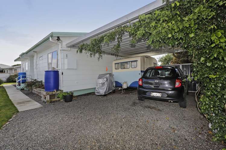 14b Holmes Place Flaxmere_10