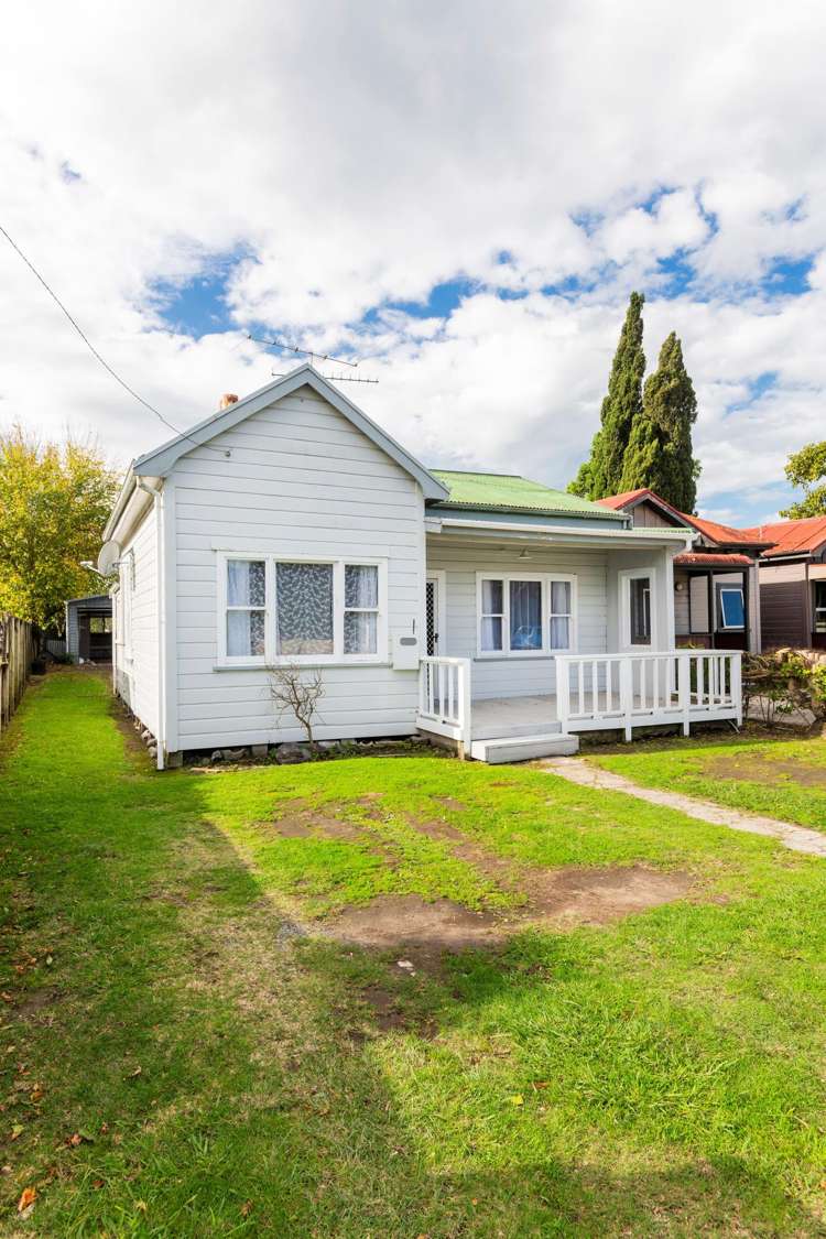 731 Gladstone Road Te Hapara_15