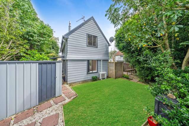 2/31 Challen Close Conifer Grove_2