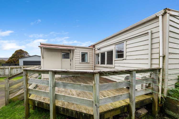 44 Collins Street Hawera_17