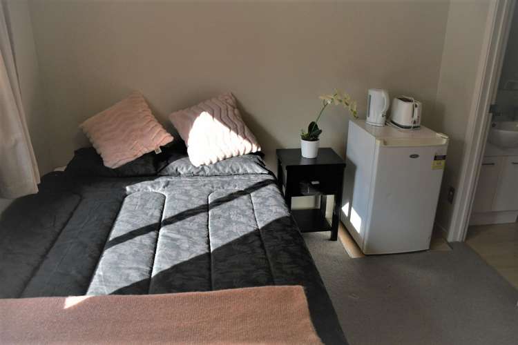 1/27 Hogan Street 1074_7