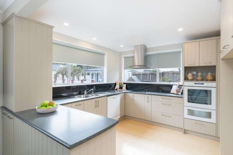 14 Akatea Road Korokoro_6