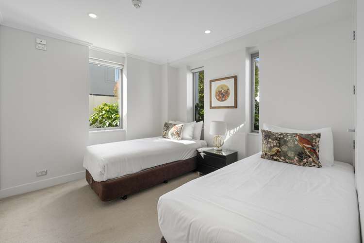 1/225 Lake Terrace Waipahihi_15