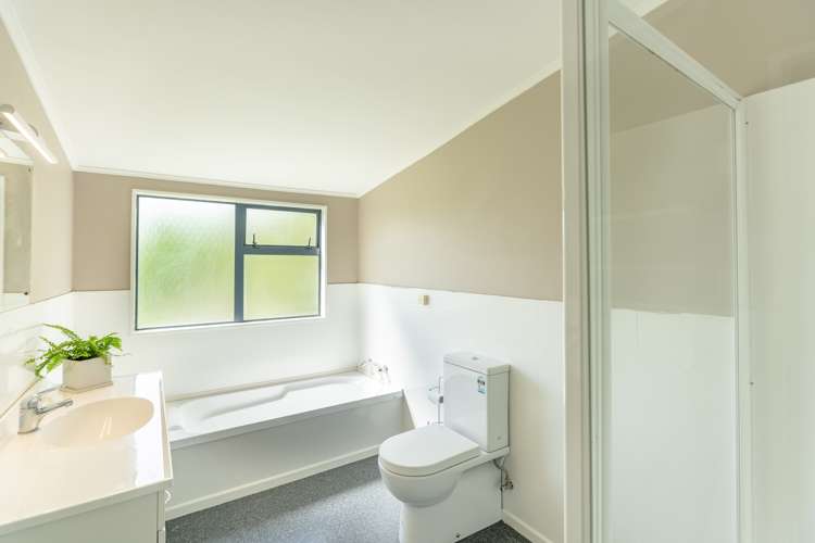 9a Greer Crescent Tawa_8