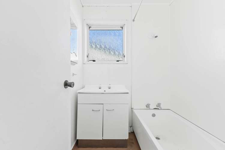 3 Frobisher Way Clendon Park_12