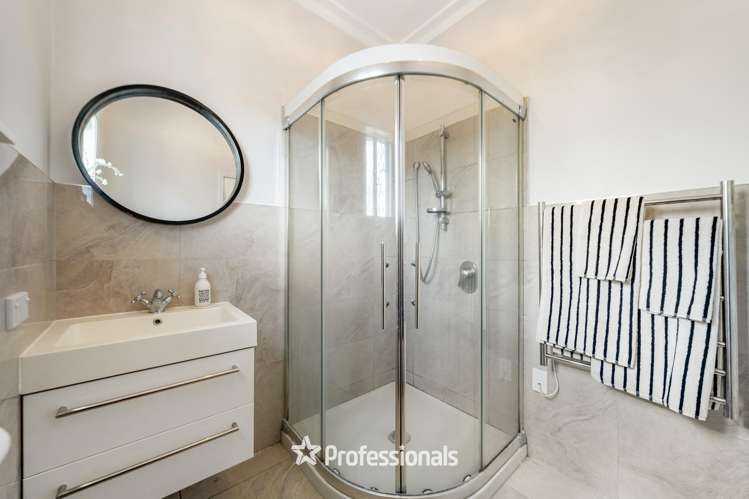 29 Richmond Grove Woburn_13