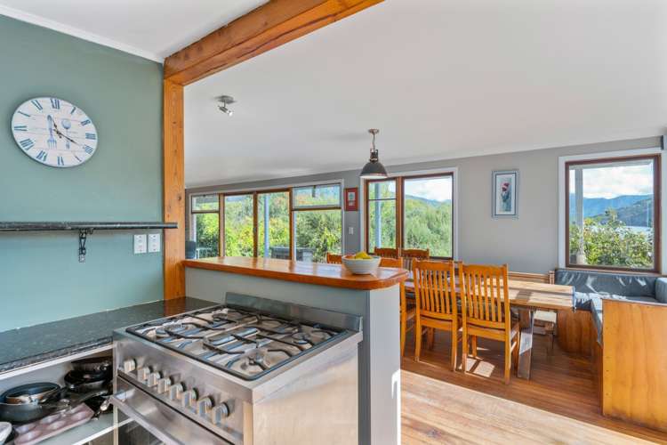 948 Queen Charlotte Drive Linkwater_11