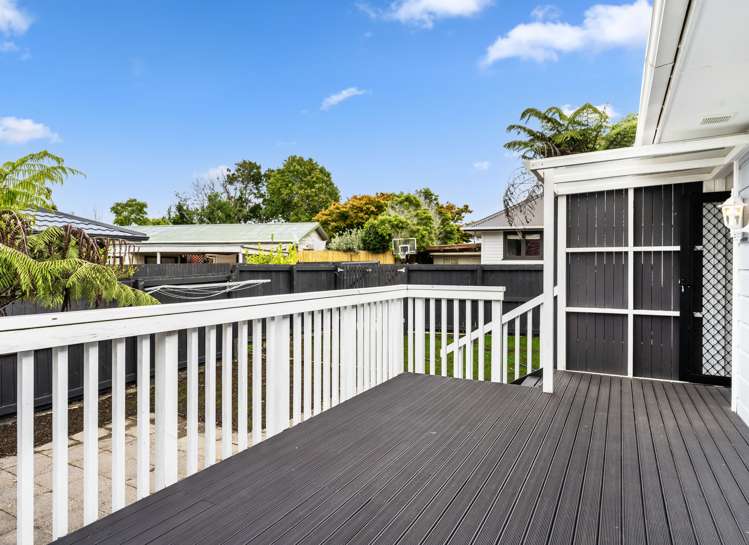 33b Gill Avenue Te Atatu Peninsula_21