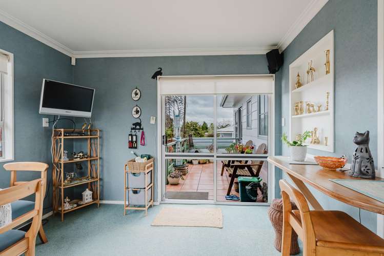 18b Ridgeway Place Glenview_4