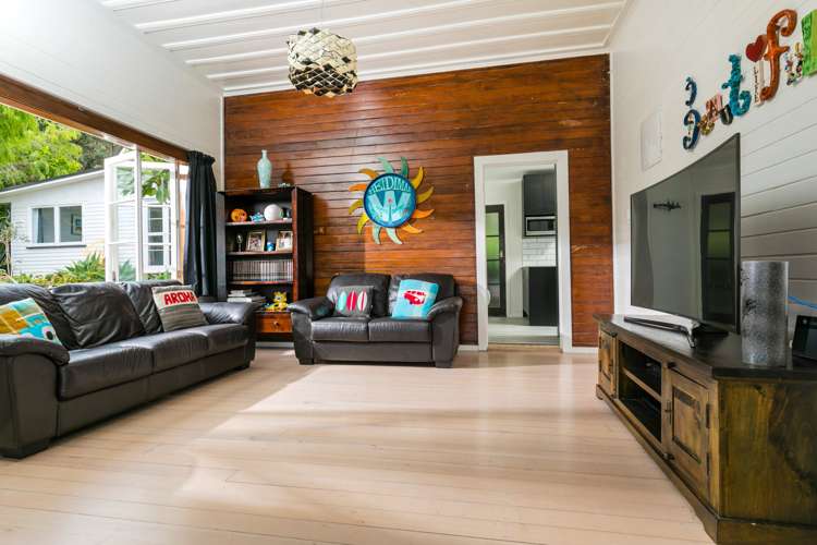 34 Domain Crescent Muriwai_5
